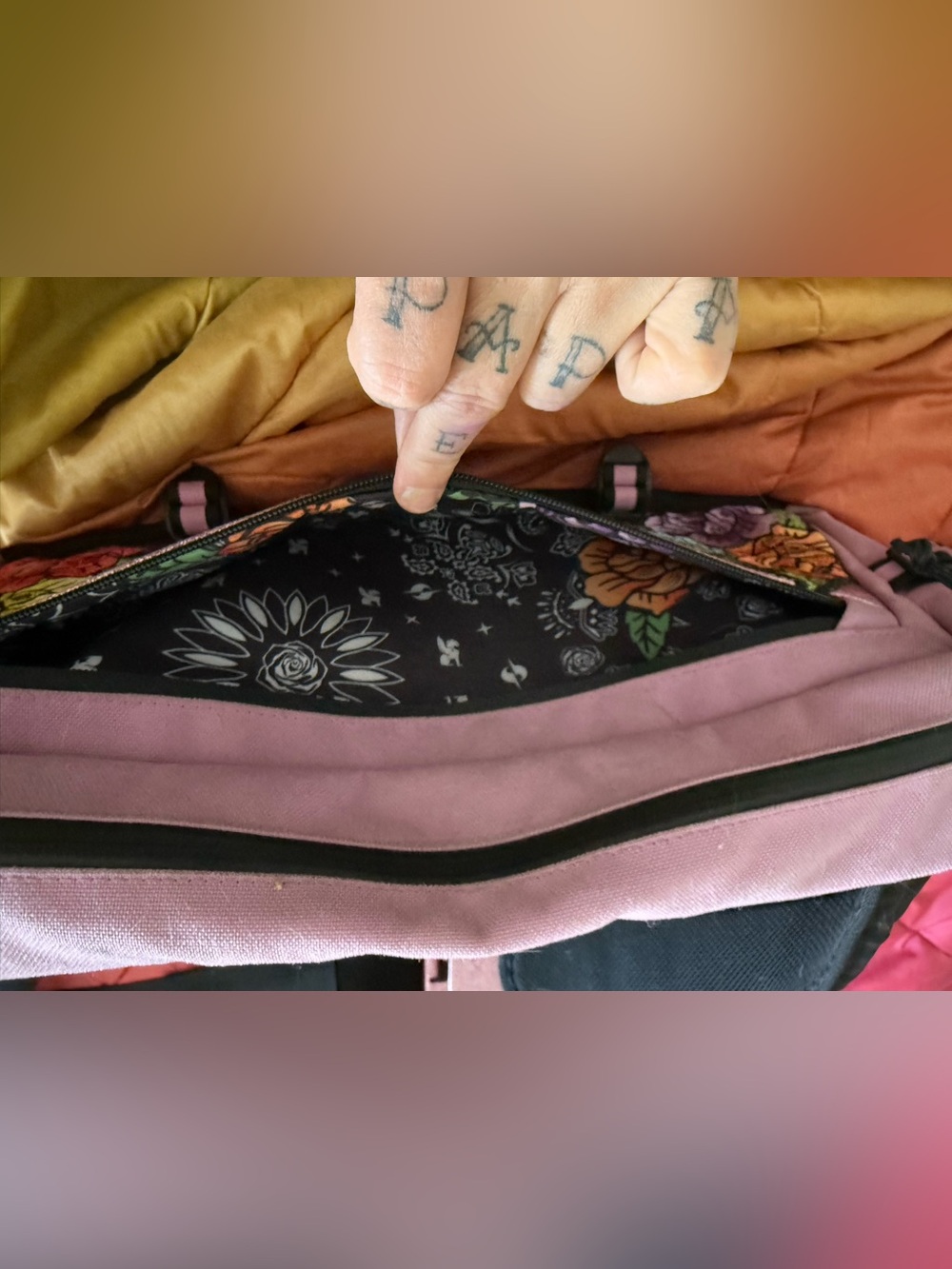 Chrome Industries Floral Embroidered Sling Bag RARE and sold out - Picture 9 of 11